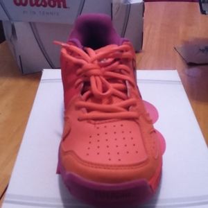 Wilson girls chaos comp Junior tennis shoes size 2
